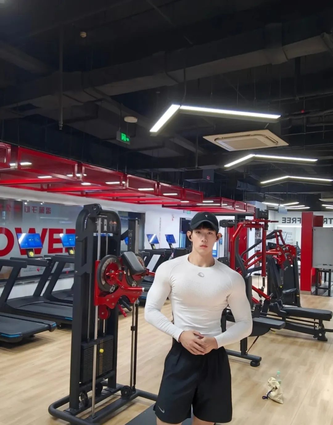 西域狼系少年新疆大盘鸡体育生