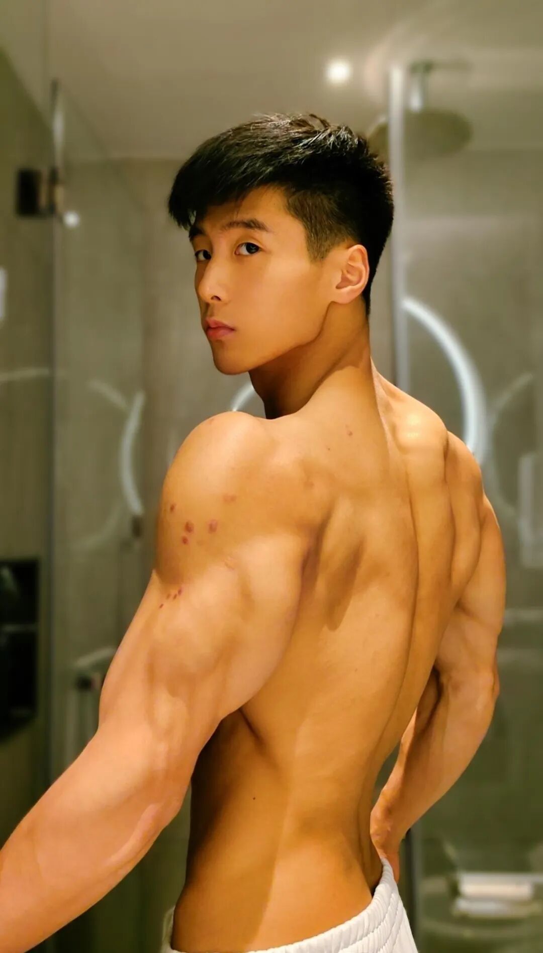 05 后跳水运动员！身材堪比陈艾森、李在教……