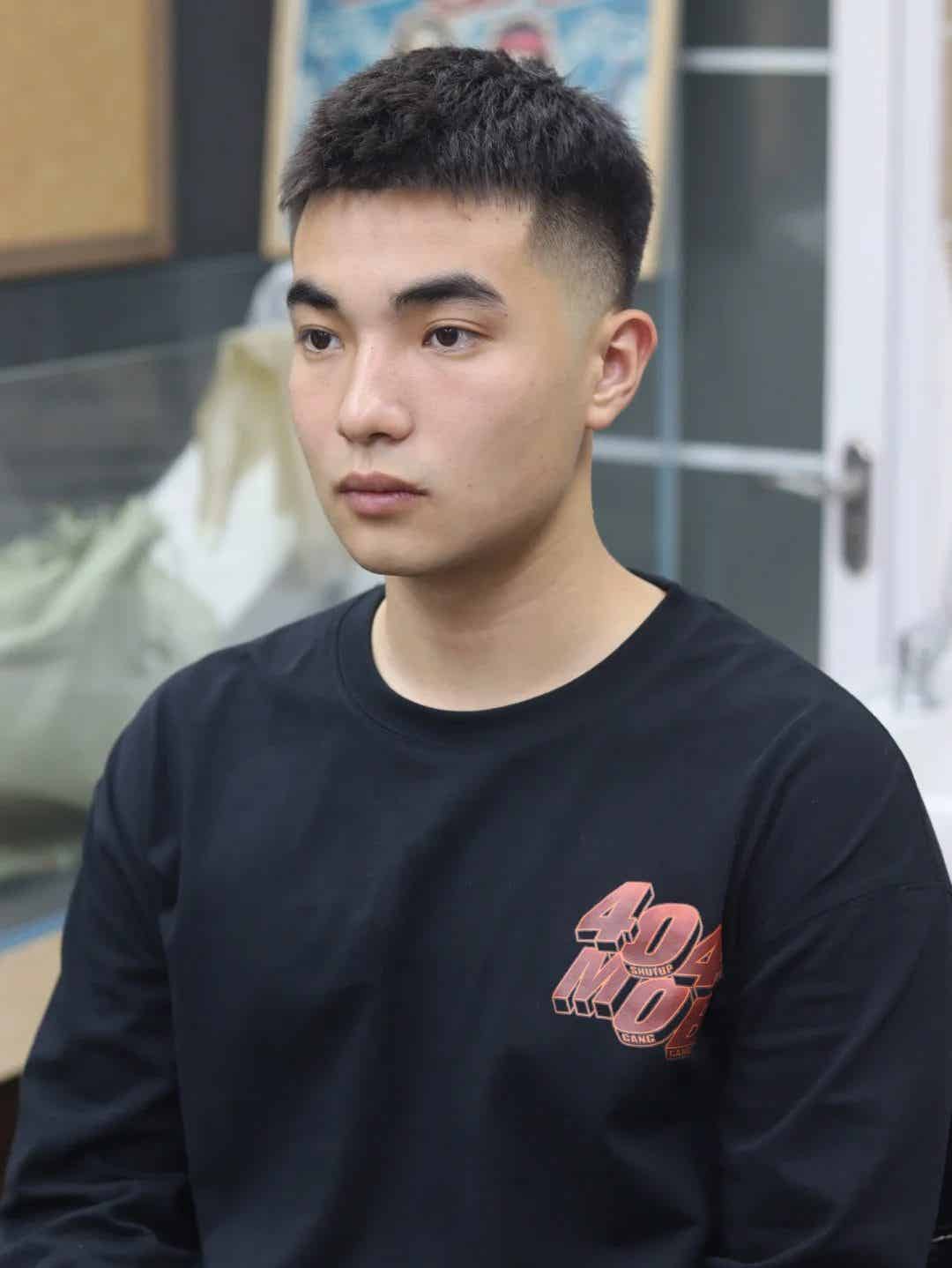 男生“不烫不染”的 3 款发型,高级且打理简单,剪完是真的帅! 男生“不烫不染”的 3 款发型,高级且打理简单,剪完是真的帅!