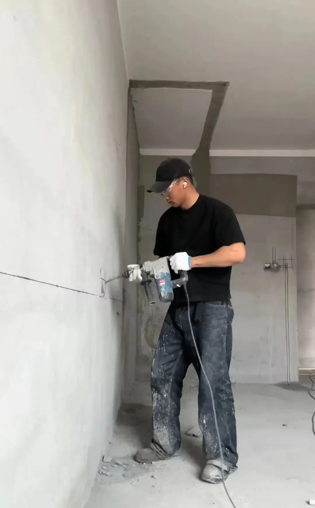 工地男神来袭!河南小伙寸头肌肉线条绝绝子! 工地男神来袭!河南小伙寸头肌肉线条绝绝子!