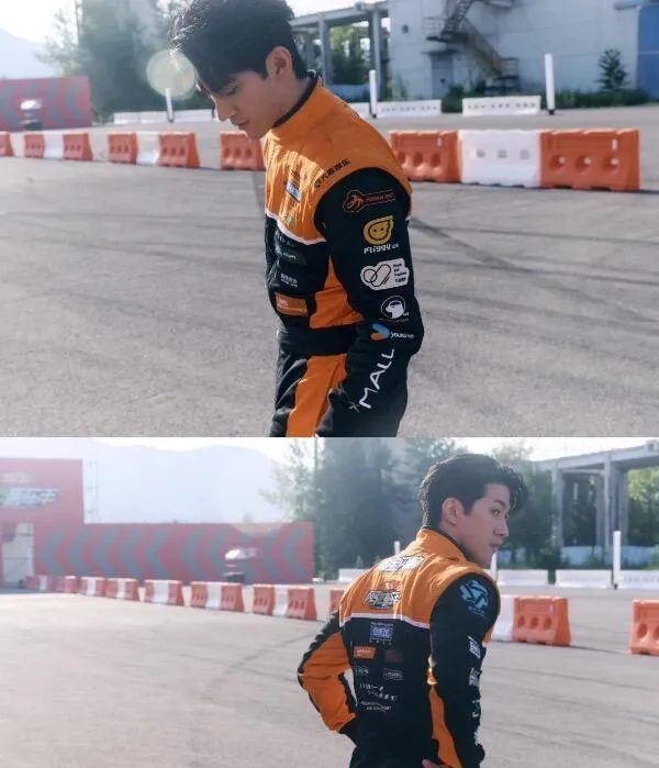 闪购骑手制服抵挡不住大胸肌，行走的潮流单品