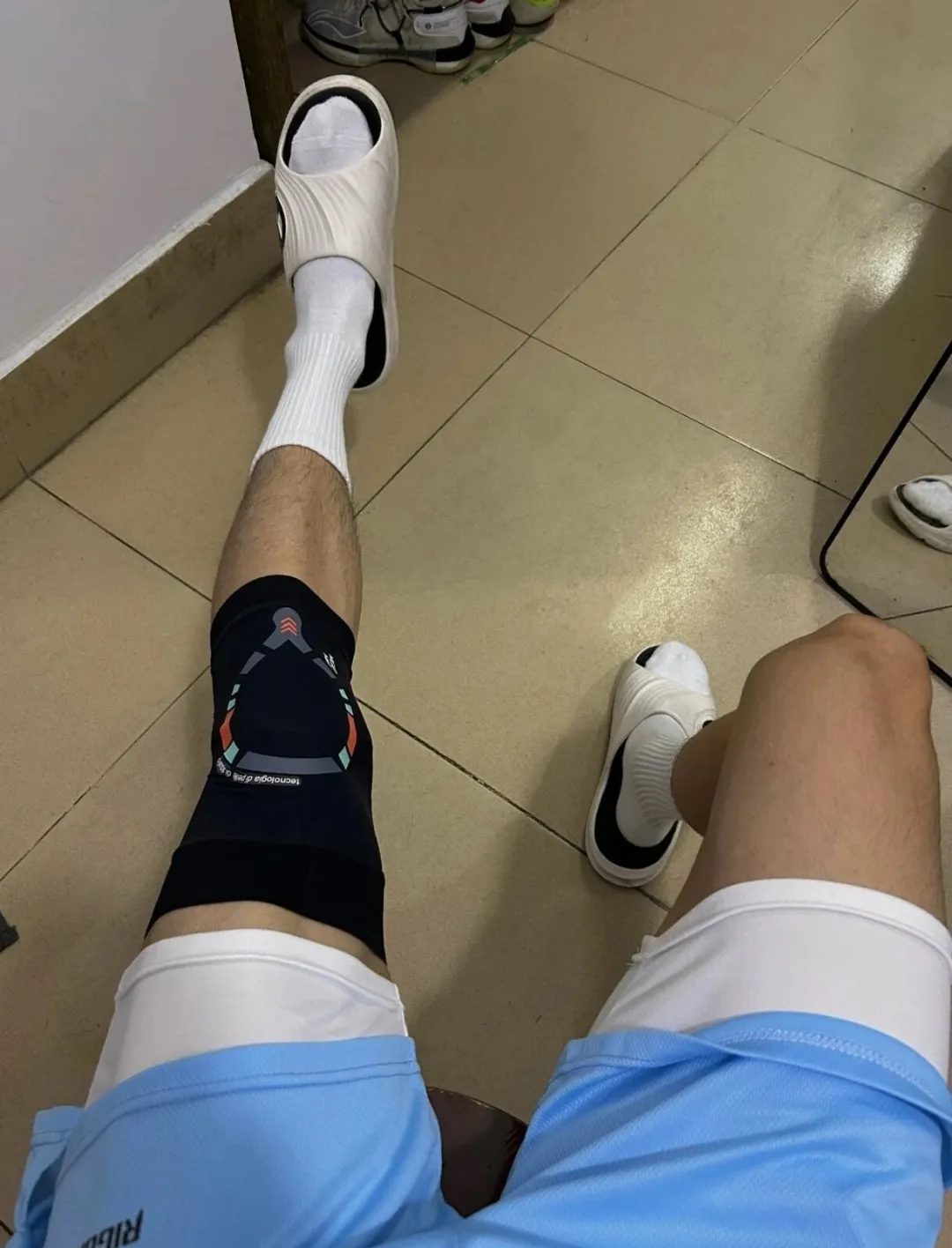 发现推特新晋顶流 19 岁黑皮体育生也太绝了吧！！