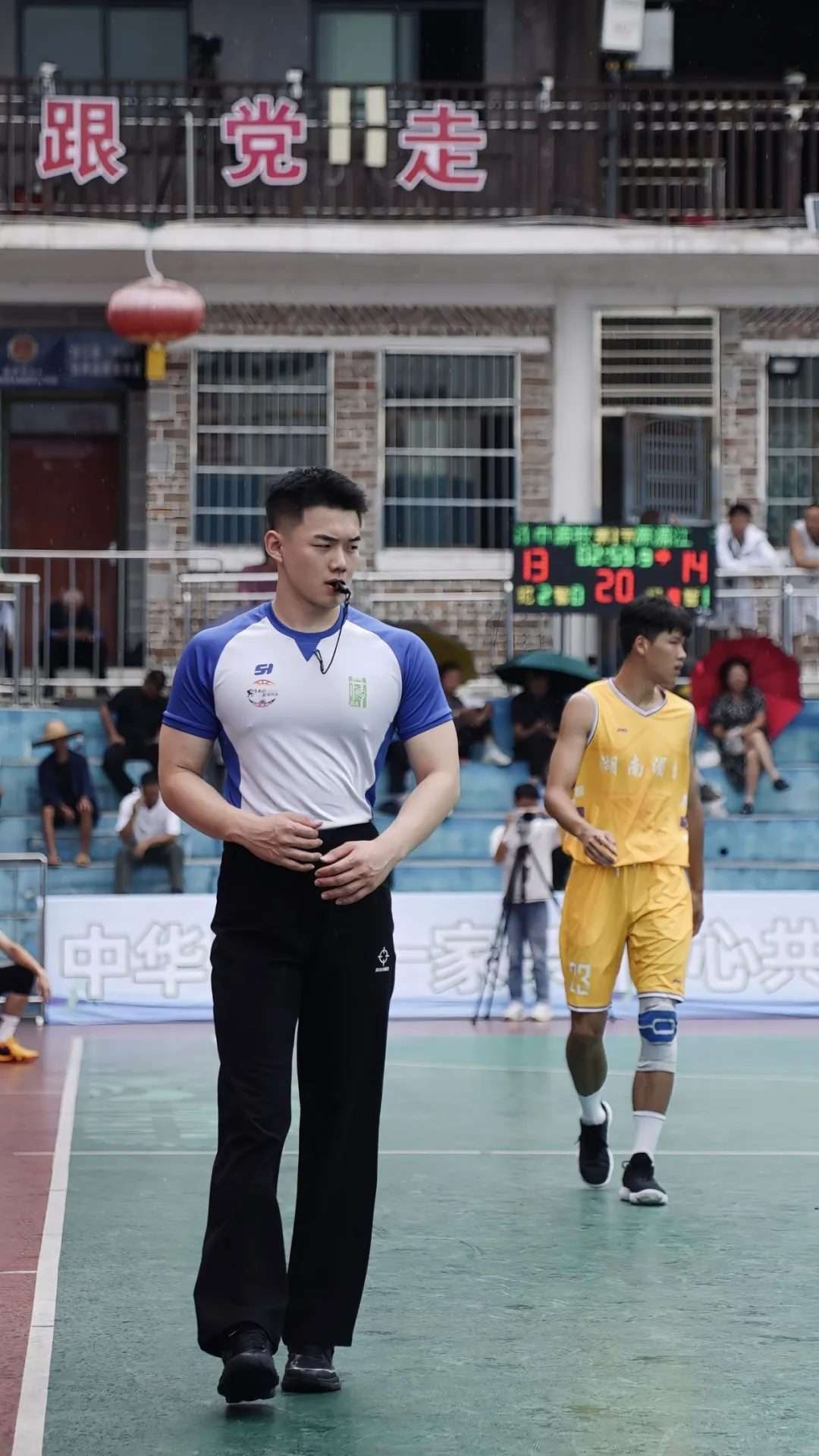 192cm 哈尔滨帅裁判员肌肉照被扒出，看了吗？！