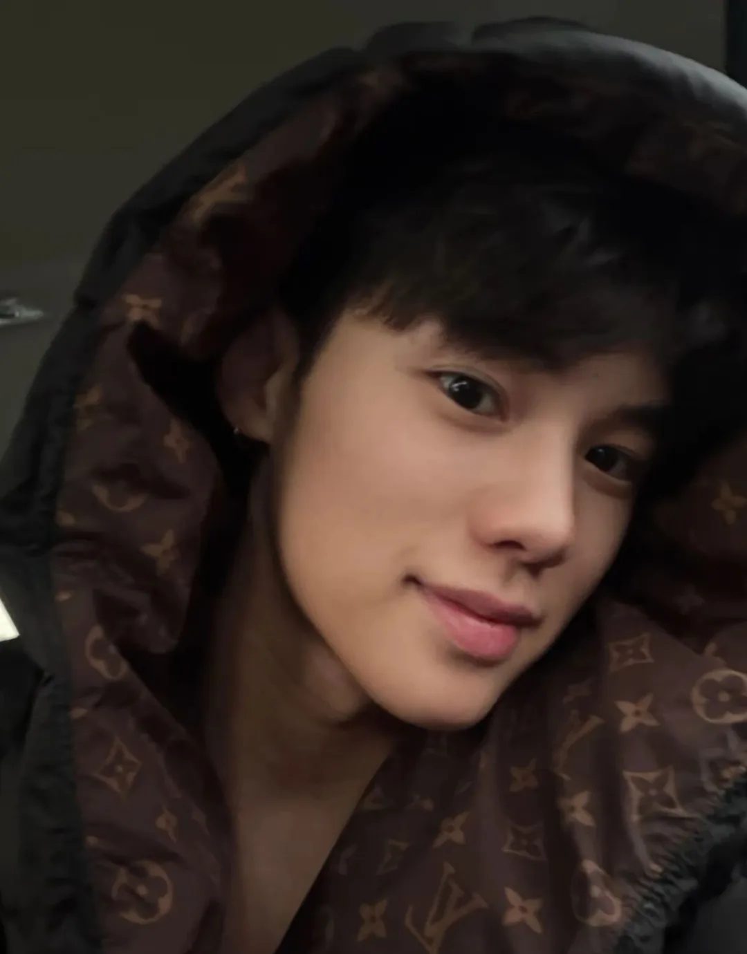 宝藏硬汉体育生硬朗的荷尔蒙颜值