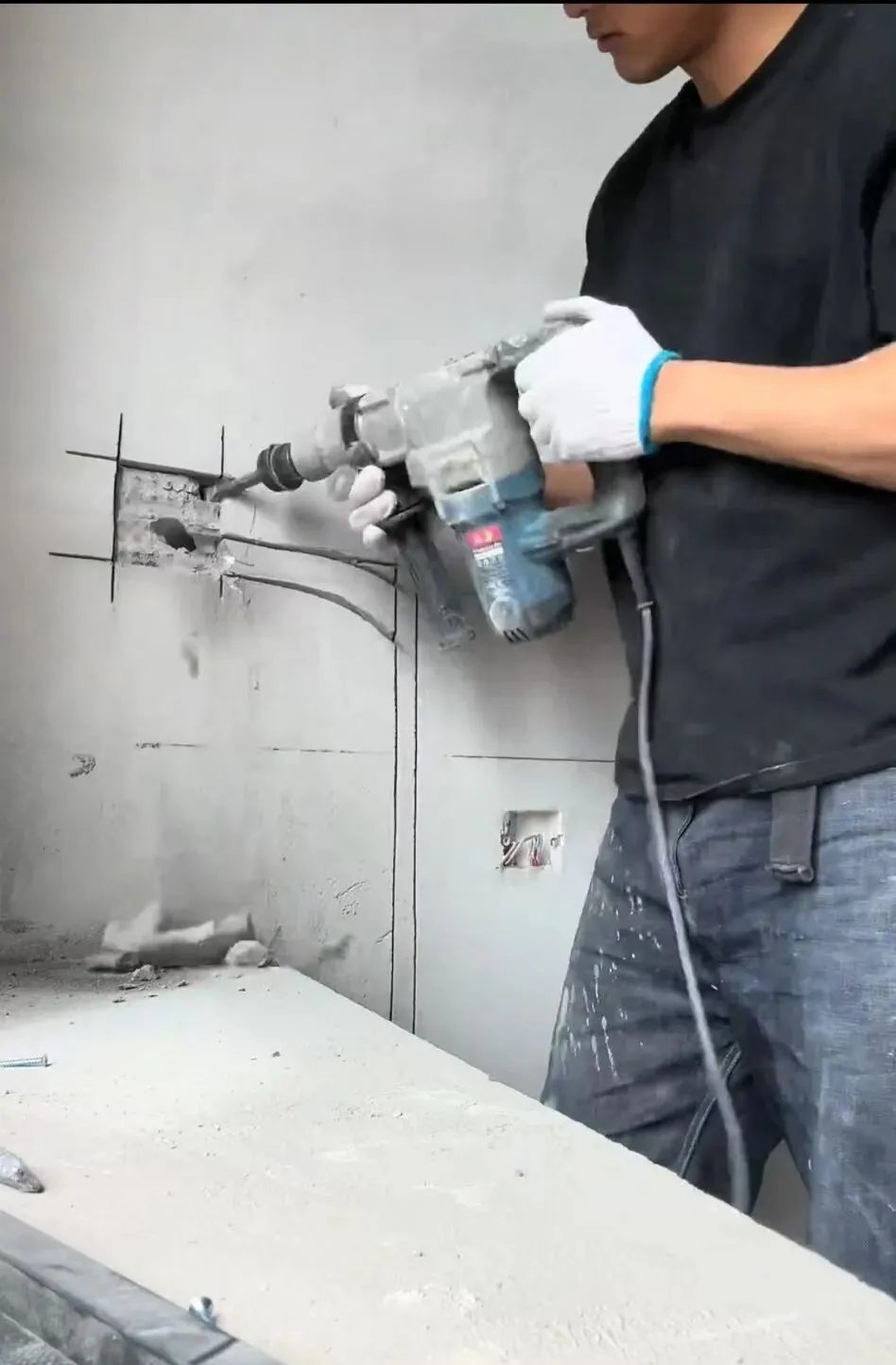 工地男神来袭!河南小伙寸头肌肉线条绝绝子! 工地男神来袭!河南小伙寸头肌肉线条绝绝子!