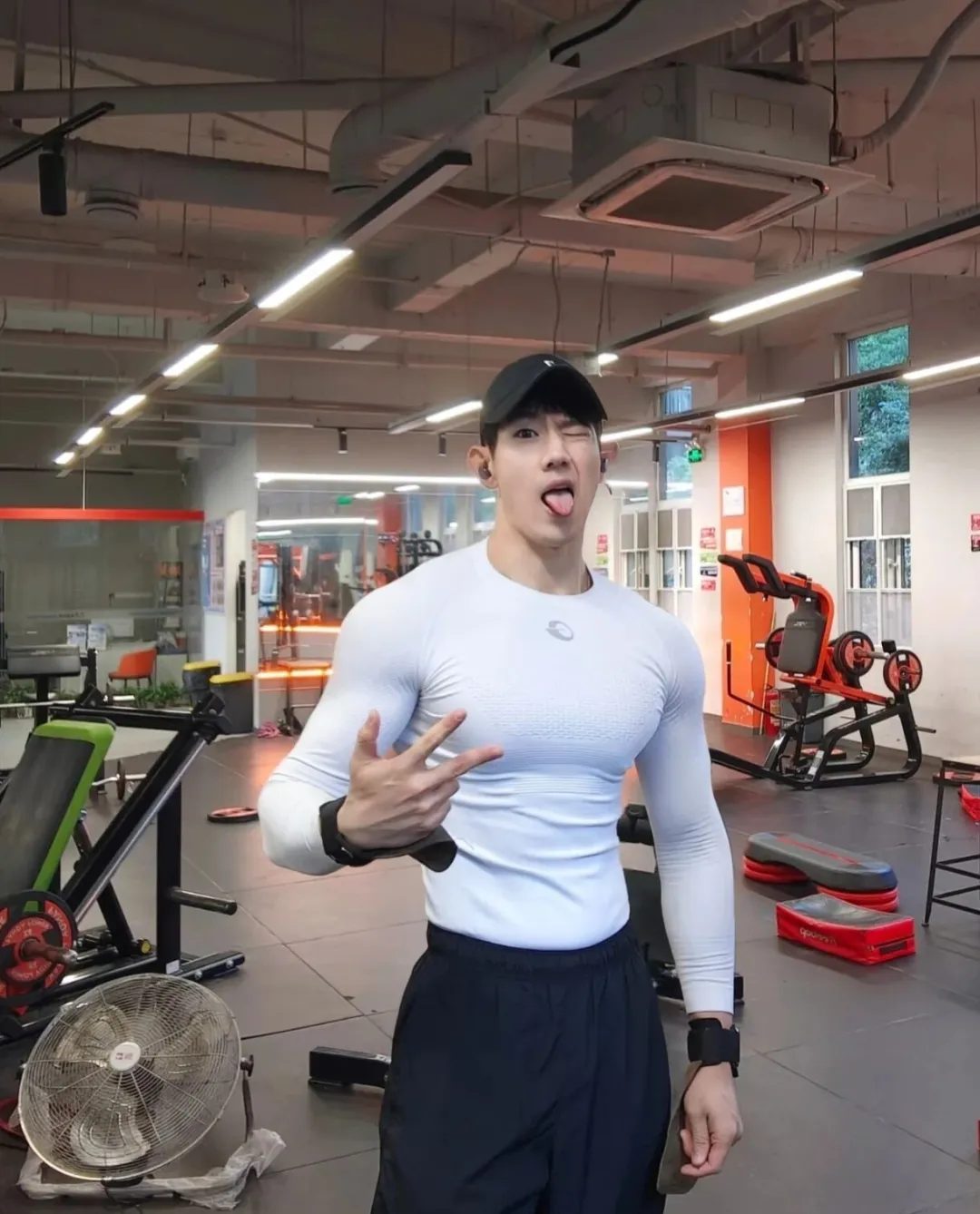 西域狼系少年新疆大盘鸡体育生