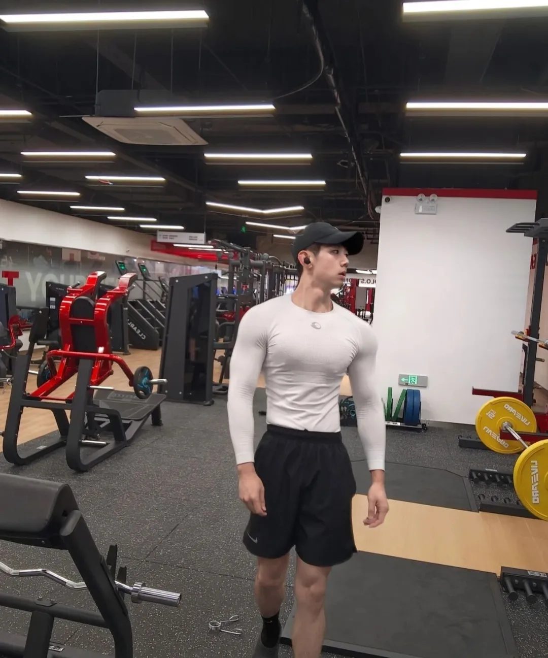 西域狼系少年新疆大盘鸡体育生