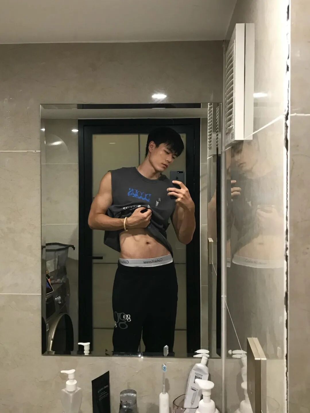 188cm 北京薄肌美术生男大，这个鼻子好大啊！