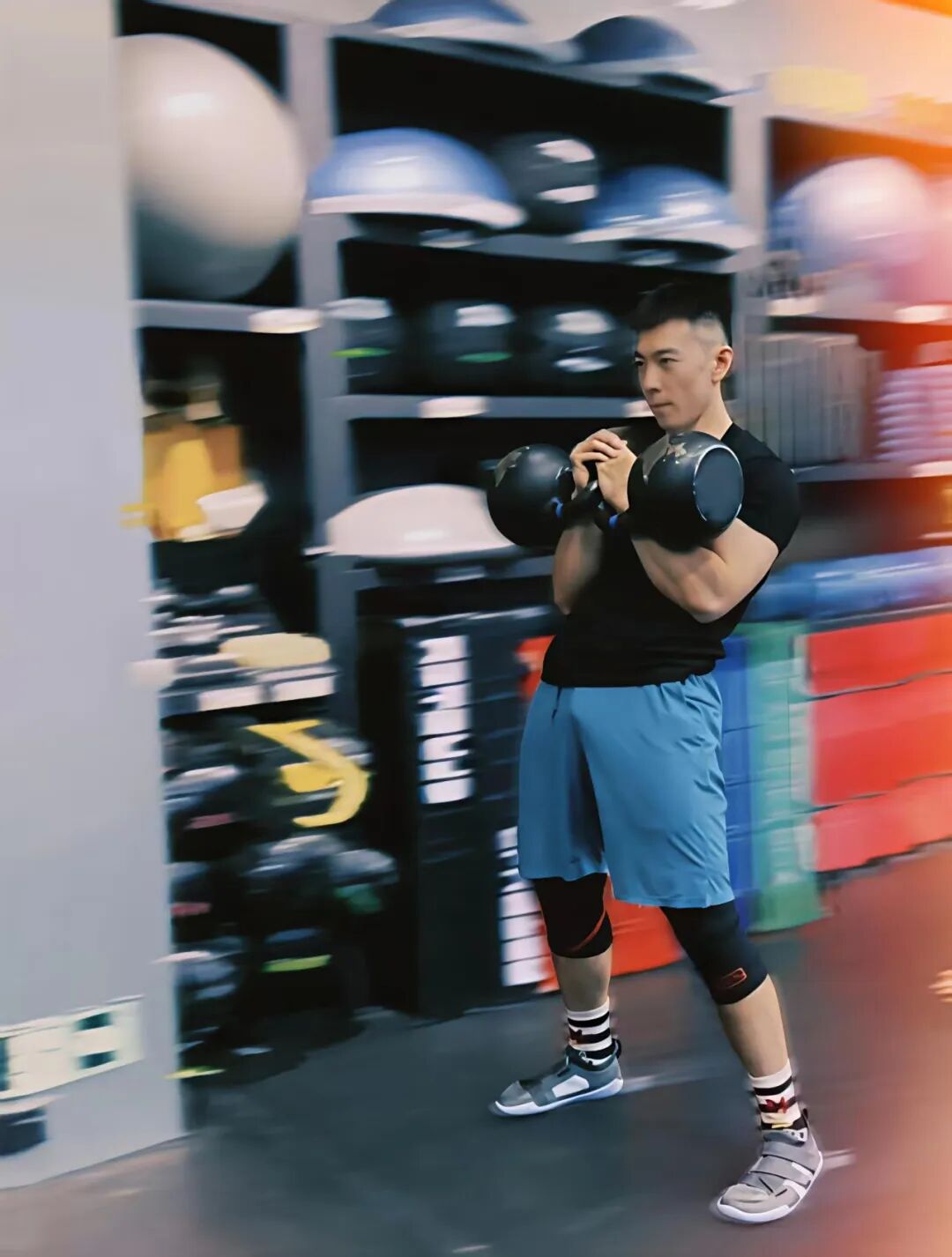 Hyrox 黑衣小哥又大又帅火出圈！被摸腹肌太顶了！