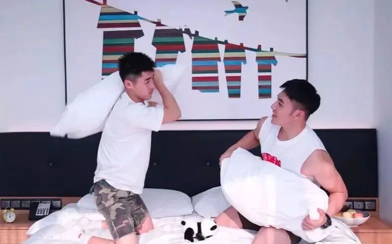 网红桥诘圣私照流出!网友猜测是他本人传的?引得桥诘圣出来辟谣…真相到底怎样了? 网红桥诘圣私照流出!网友猜测是他本人传的?引得桥诘圣出来辟谣…真相到底怎样了?