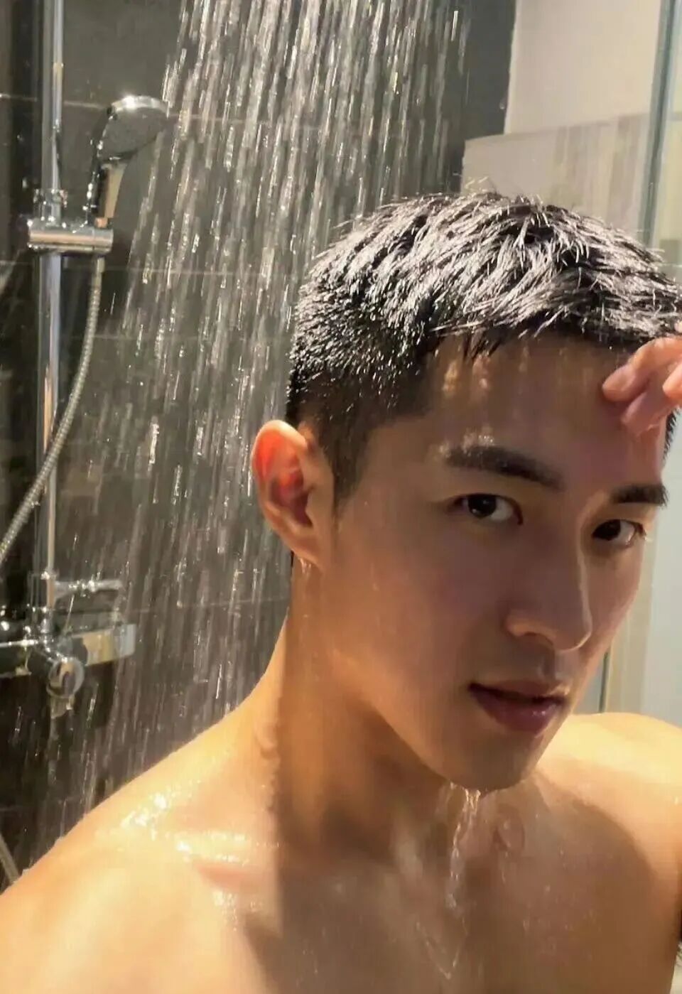 “硬盘网红廖老师”廖承宇,发视频惹争议:排斥 txl 圈,很乱,生病的人特别多…网友神评:“别吃着碗里的饭,吃完就砸锅”! “硬盘网红廖老师”廖承宇,发视频惹争议:排斥 txl 圈,很乱,生病的人特别多…网友神评:“别吃着碗里的饭,吃完就砸锅”!