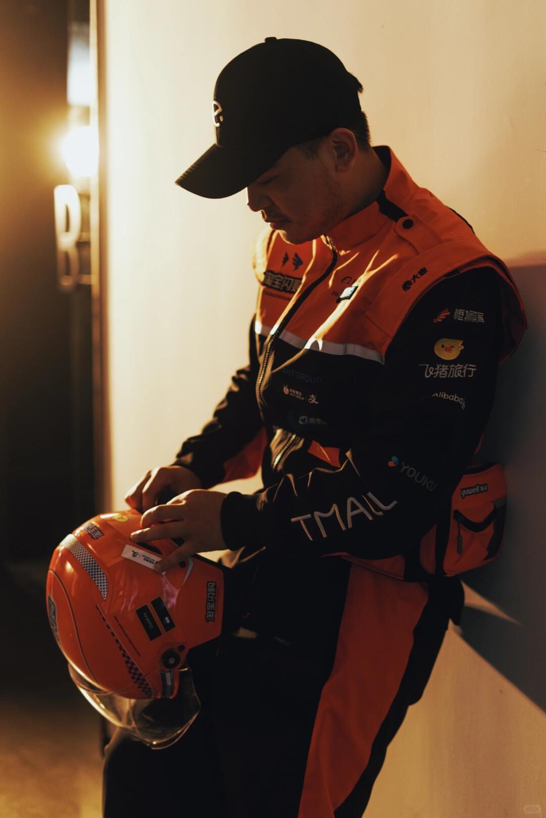 骑手换装了!这个“倒三角制服”要成为新一期的圈内爆款? 骑手换装了!这个“倒三角制服”要成为新一期的圈内爆款?