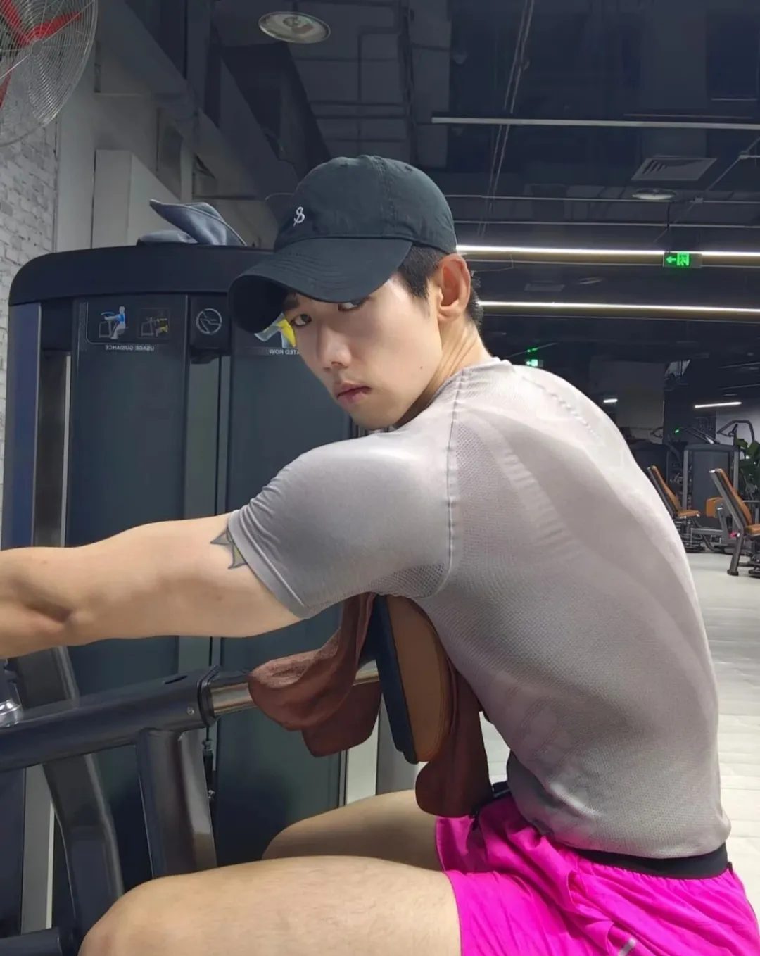 西域狼系少年新疆大盘鸡体育生