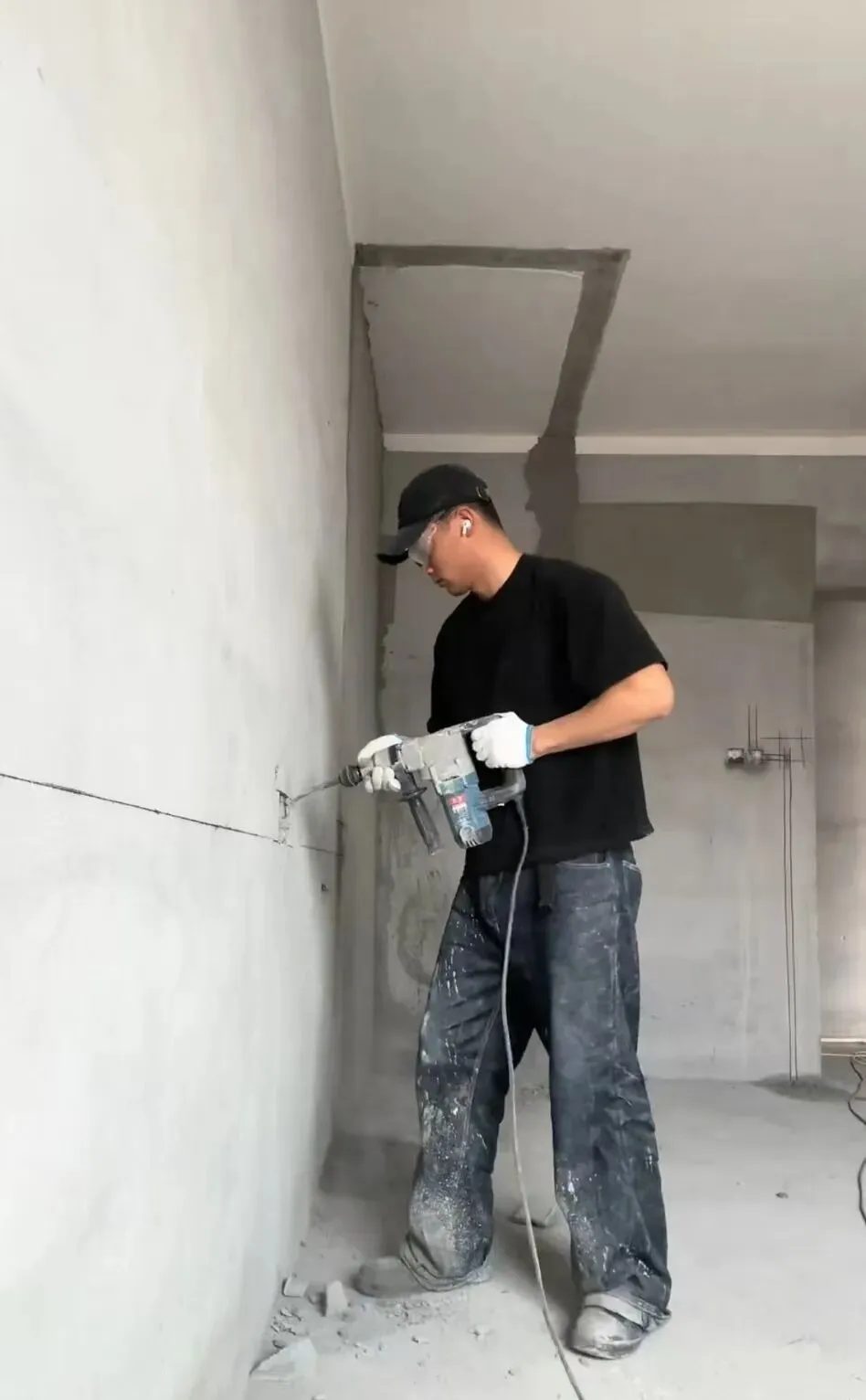 工地男神来袭!河南小伙寸头肌肉线条绝绝子! 工地男神来袭!河南小伙寸头肌肉线条绝绝子!