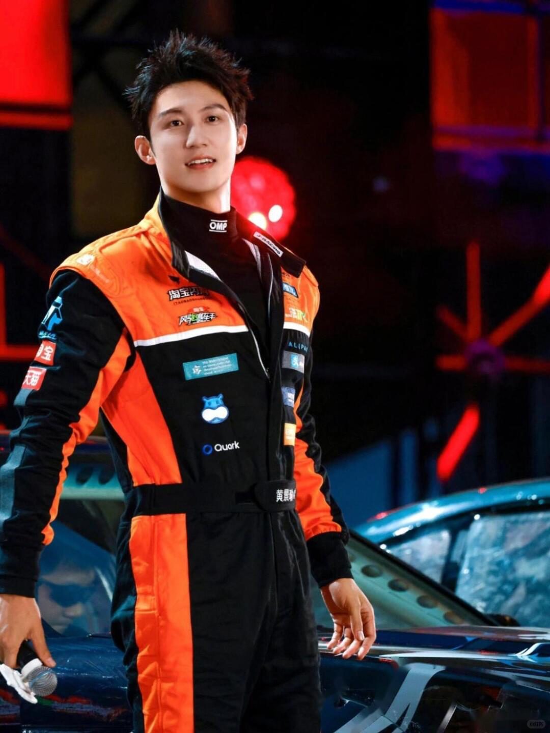 骑手换装了！这个“倒三角制服”要成为新一期的圈内爆款？