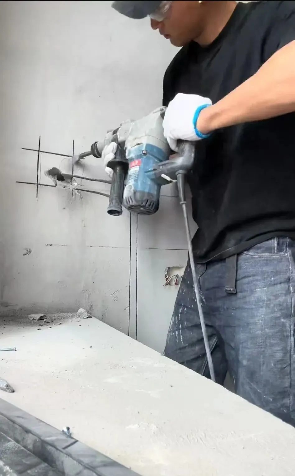 工地男神来袭!河南小伙寸头肌肉线条绝绝子! 工地男神来袭!河南小伙寸头肌肉线条绝绝子!