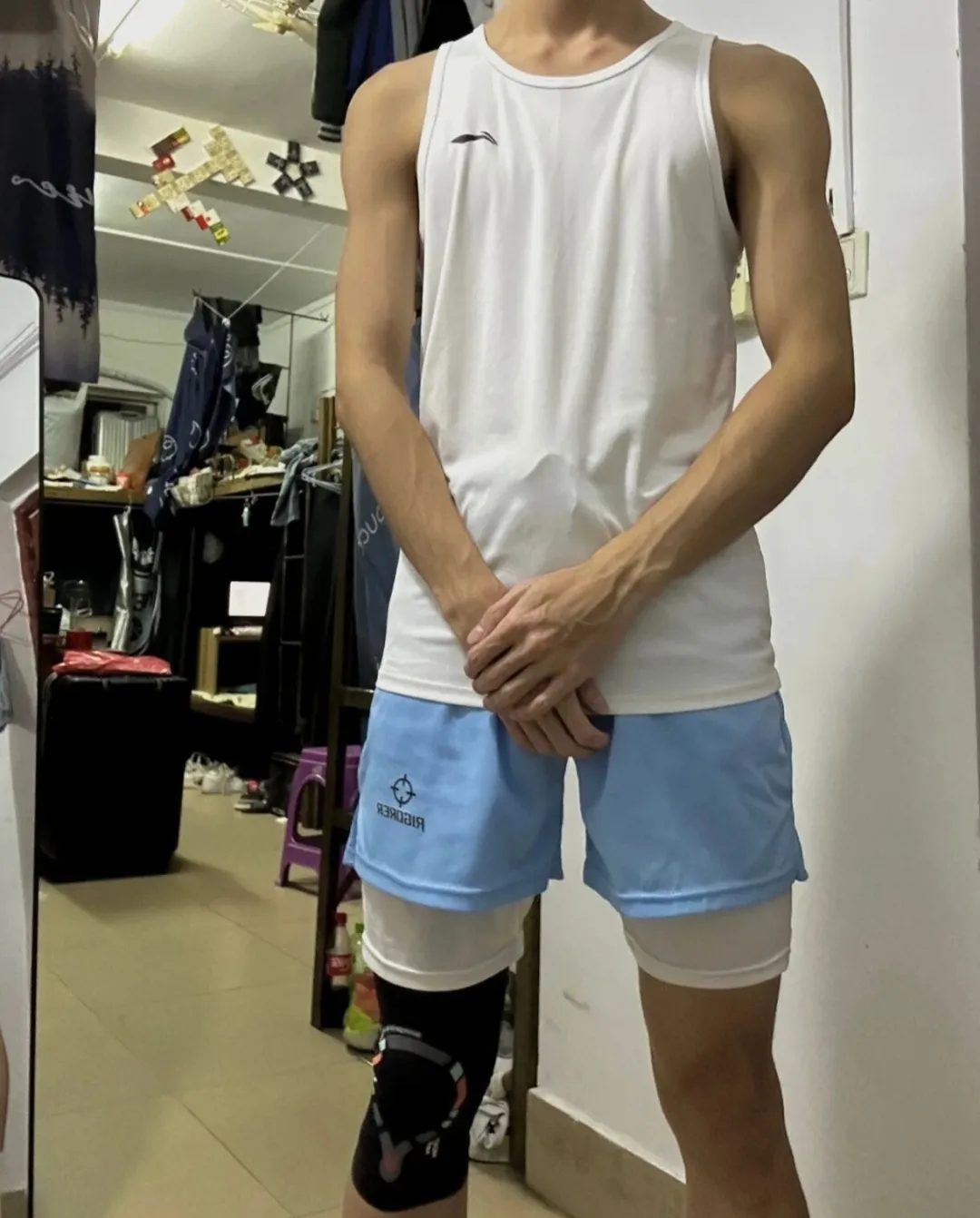 发现推特新晋顶流 19 岁黑皮体育生也太绝了吧！！