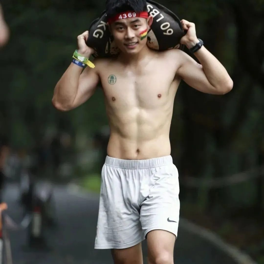 山东小伙付文龙的斯巴达赛场实录