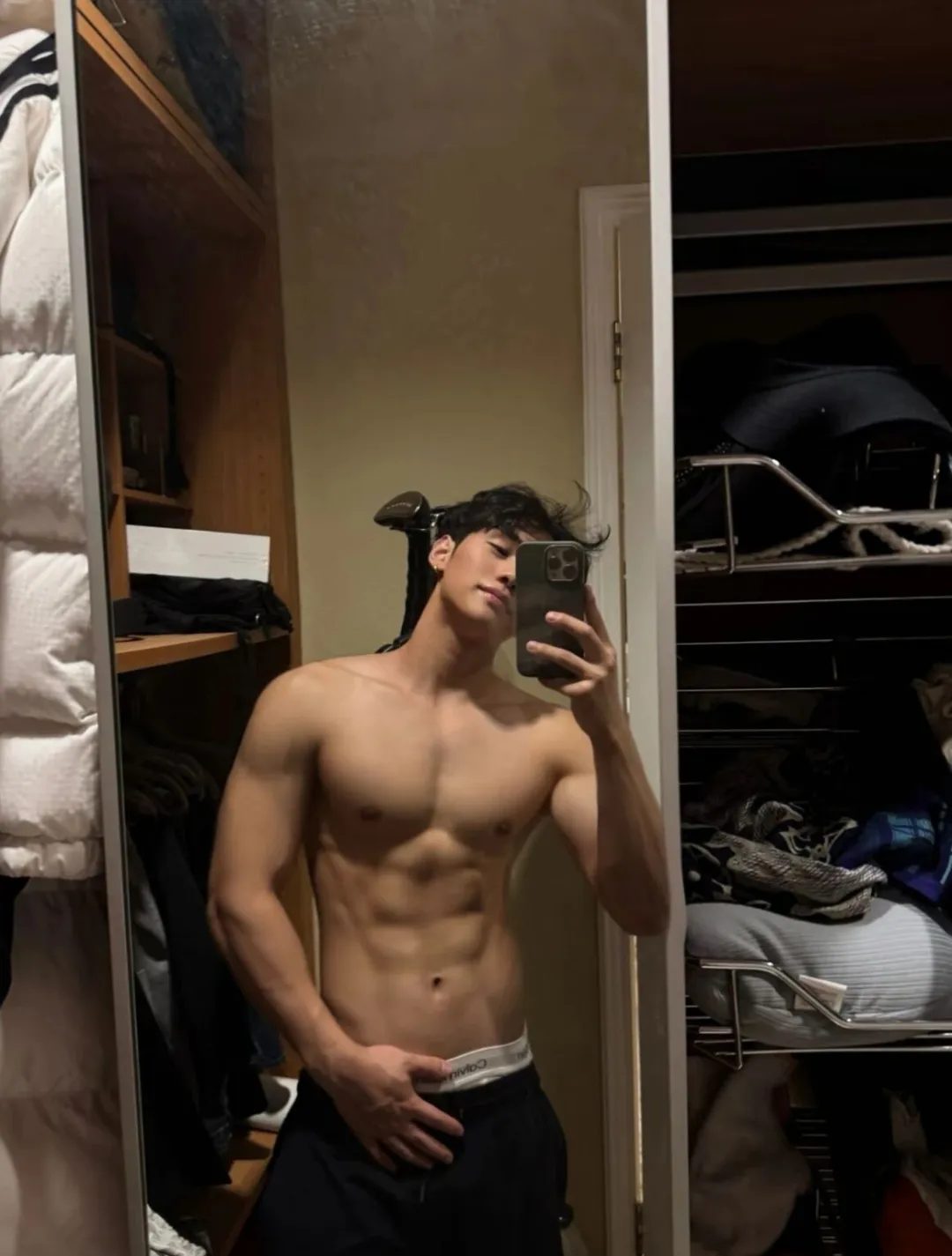 宝藏硬汉体育生硬朗的荷尔蒙颜值