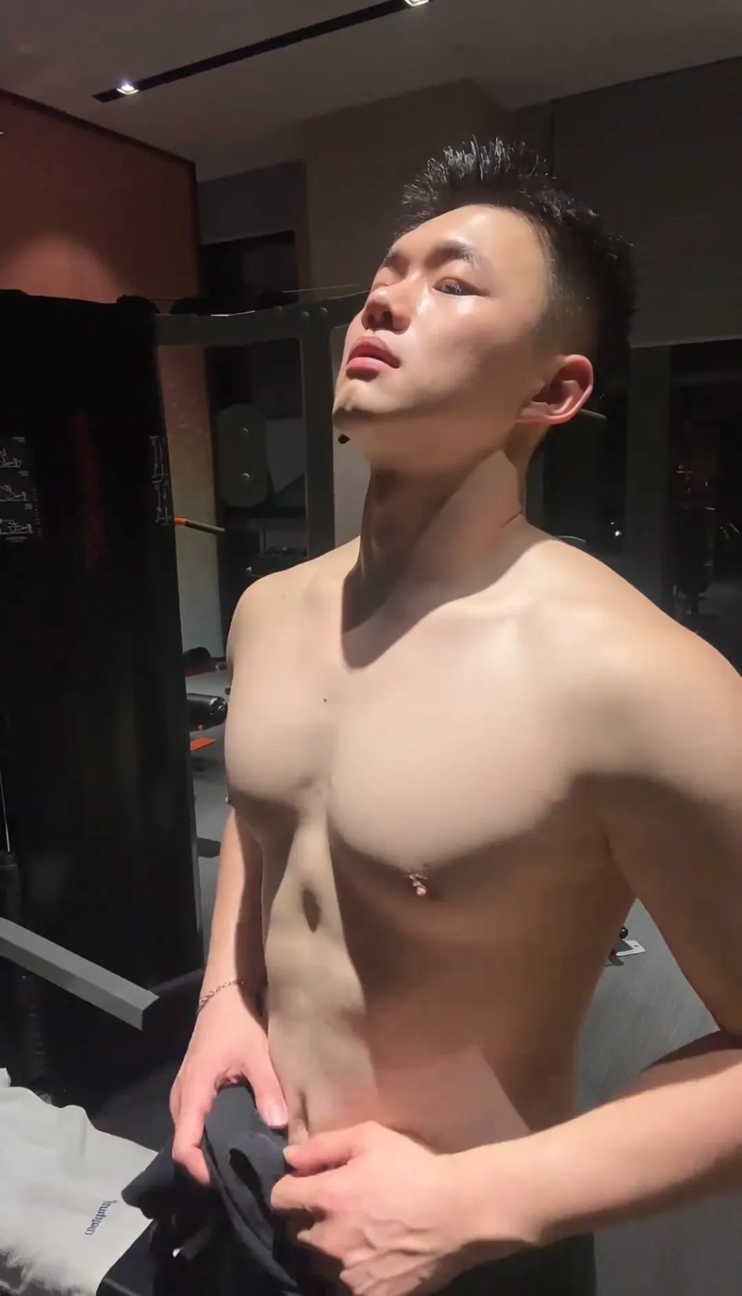 192cm 哈尔滨帅裁判员肌肉照被扒出，看了吗？！