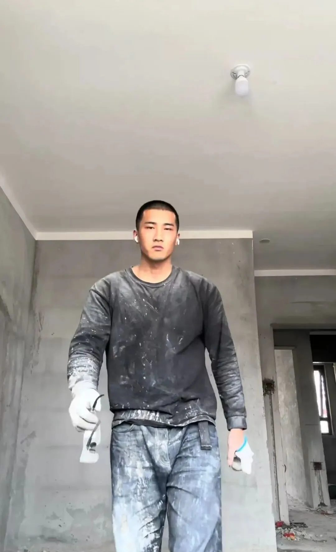 工地男神来袭!河南小伙寸头肌肉线条绝绝子! 工地男神来袭!河南小伙寸头肌肉线条绝绝子!