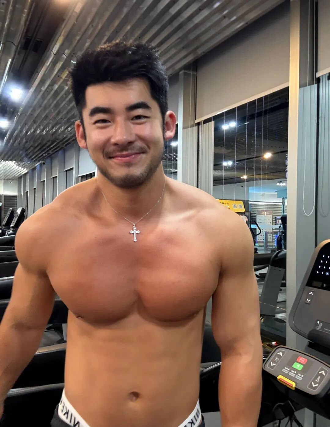 G 圈网红桥诘聖，他又咋了！怎么又到处刷屏？？？