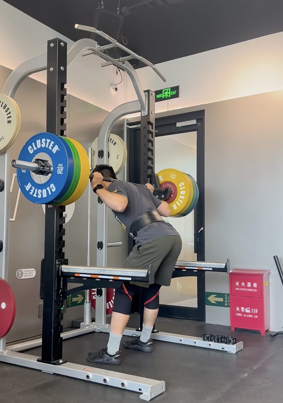 Hyrox 黑衣小哥又大又帅火出圈！被摸腹肌太顶了！