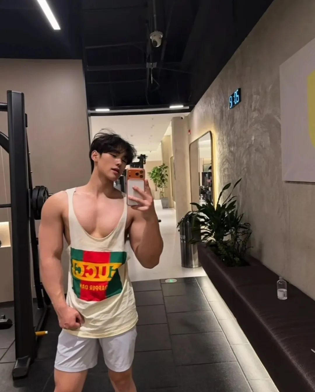 宝藏硬汉体育生硬朗的荷尔蒙颜值