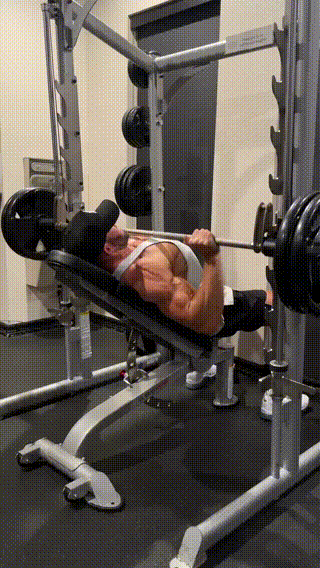 3 个胸部训练动作,打造饱满大胸肌! 3 个胸部训练动作,打造饱满大胸肌!