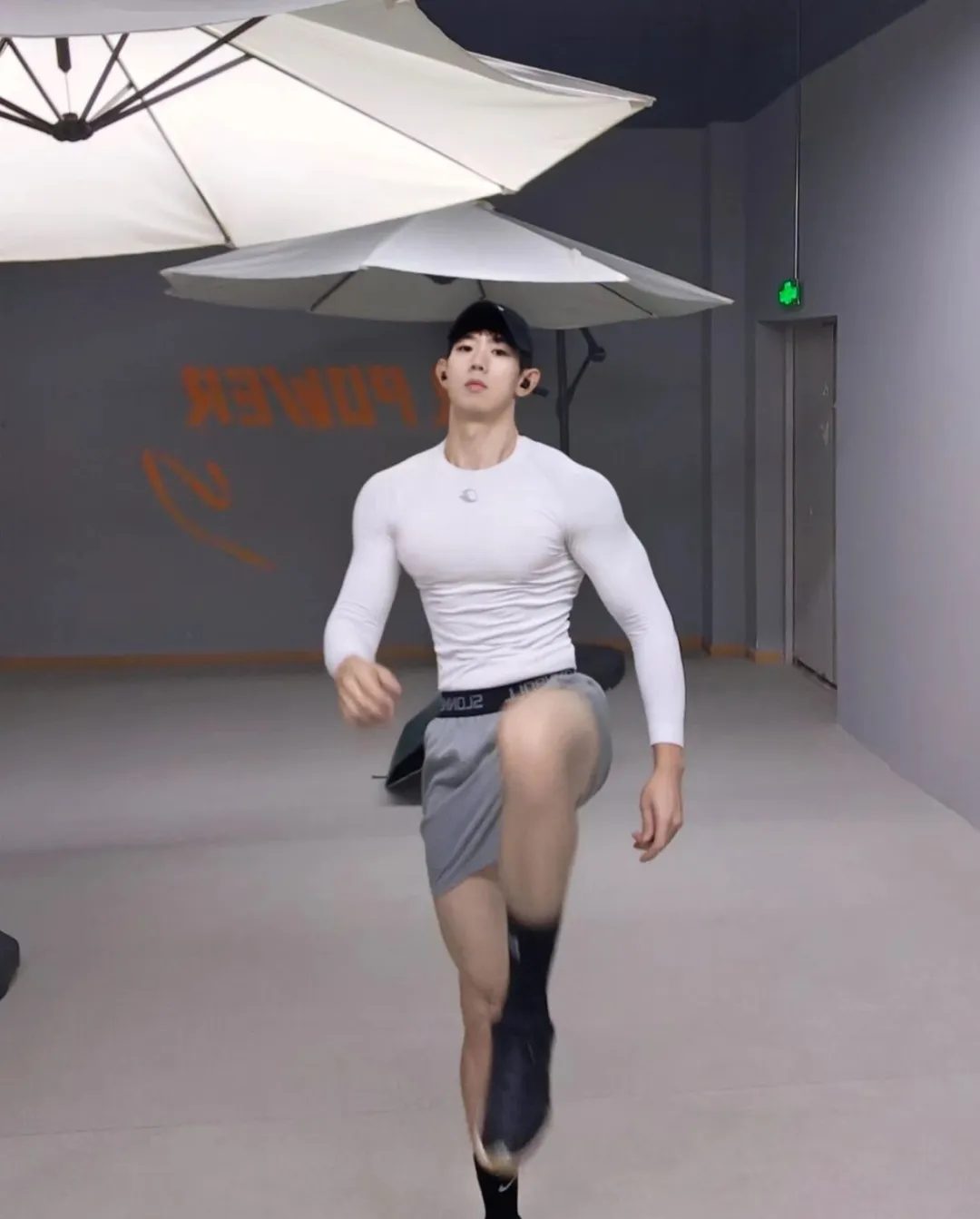 西域狼系少年新疆大盘鸡体育生