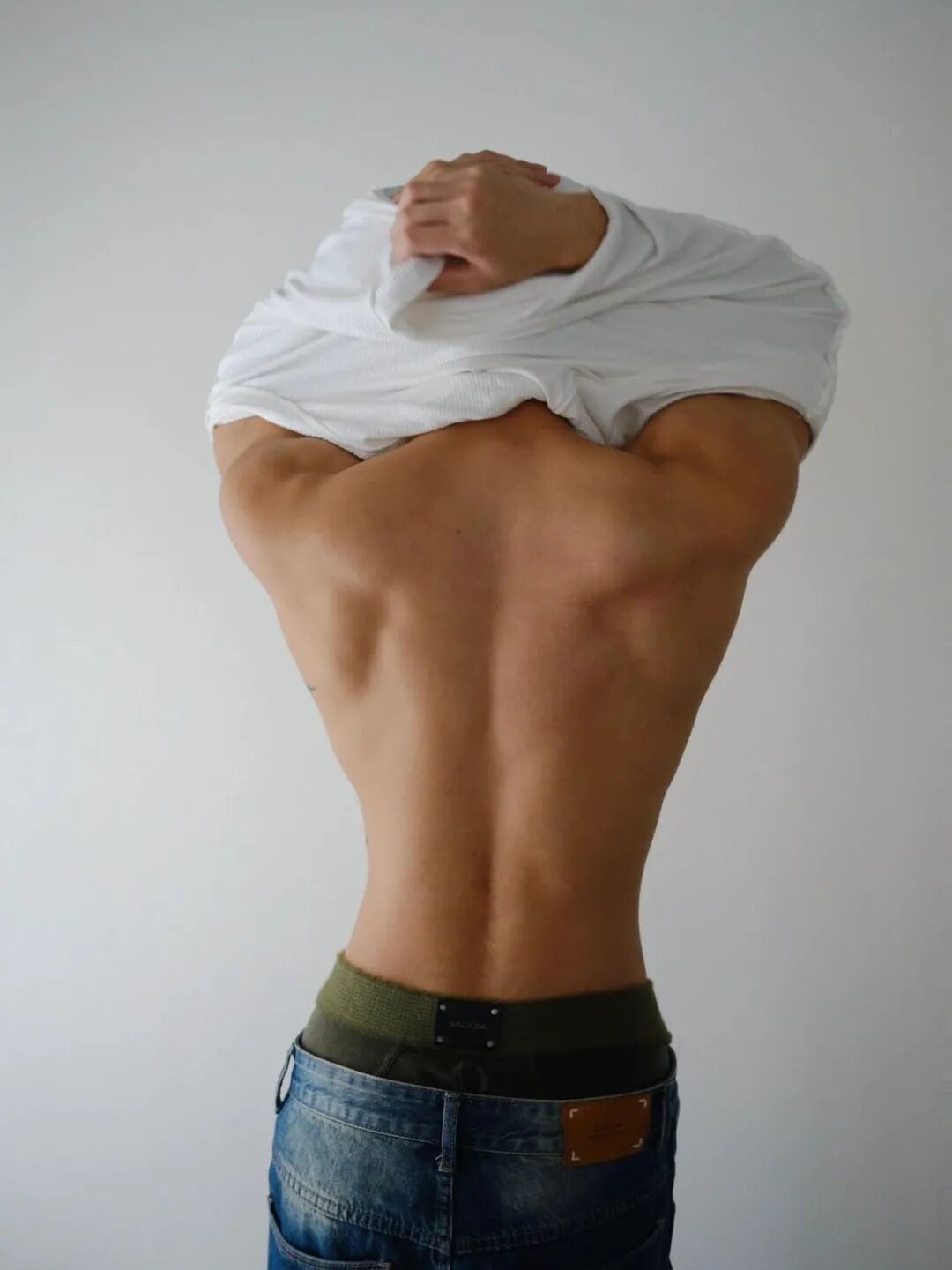 帅哥博士在日本找工作，找了一个月变成这样……