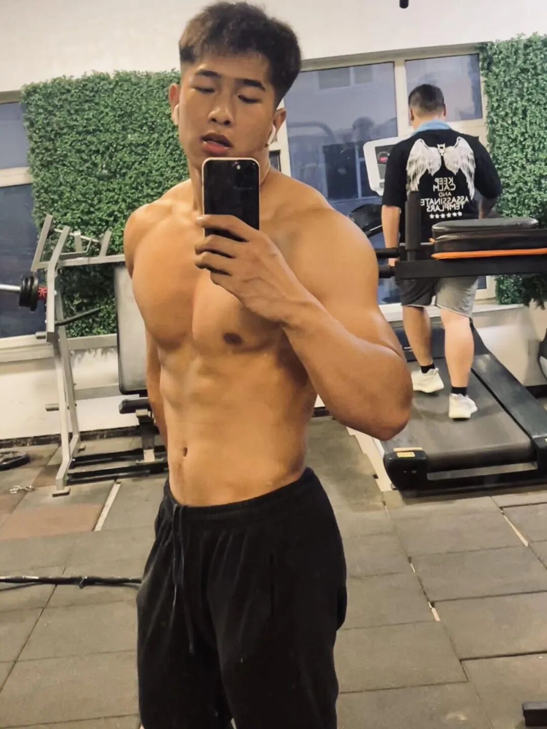 194cm 北体体育生在宿舍展示！看着真猛……