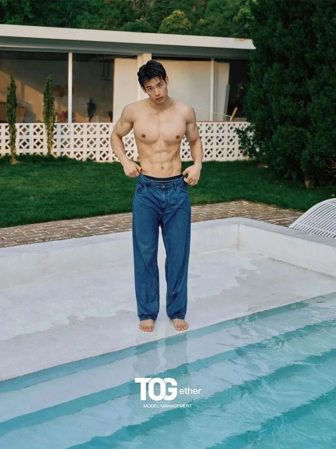 00 后浙江男模火出圈,一身腱子肉帅哭网友! 00 后浙江男模火出圈,一身腱子肉帅哭网友!