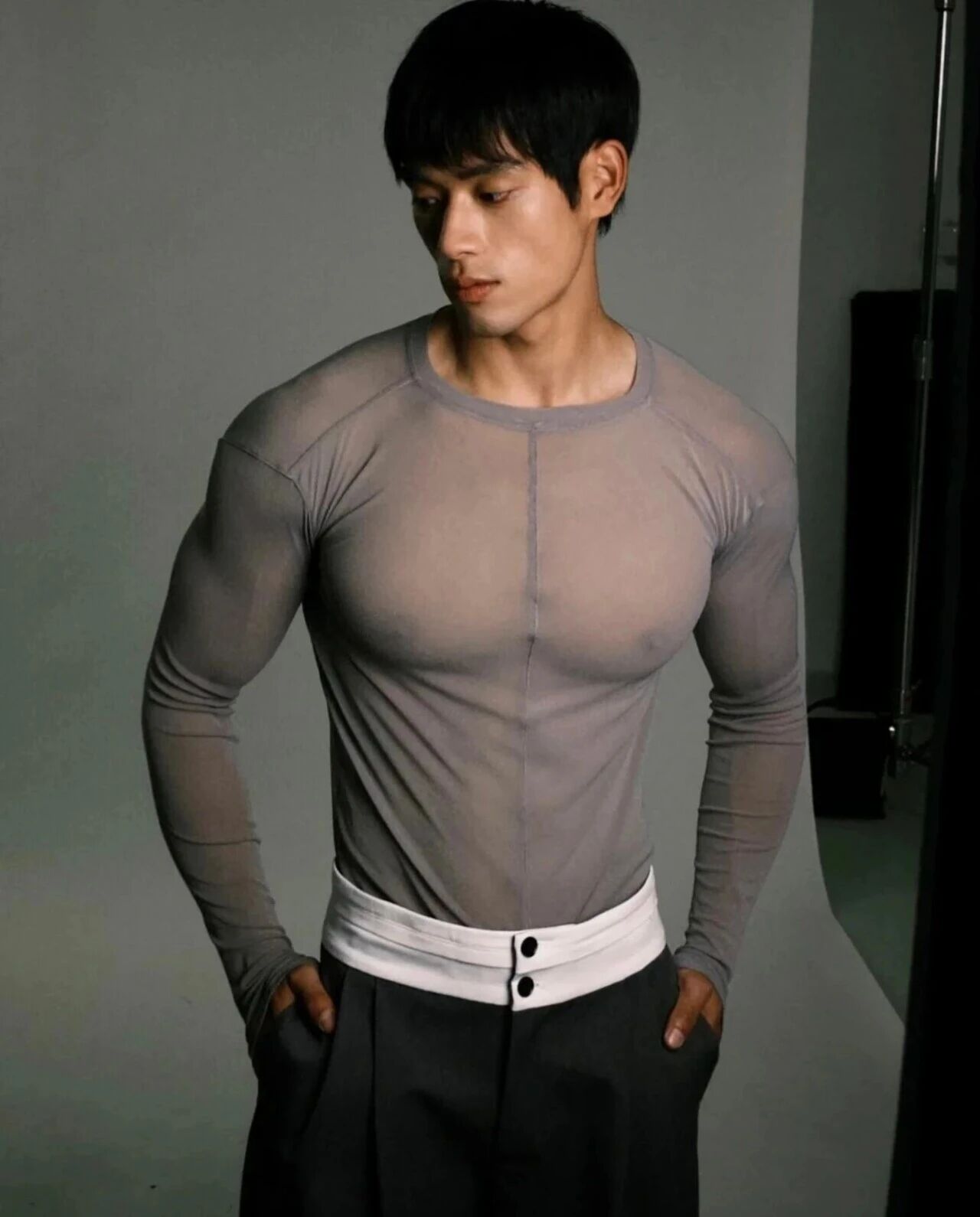 00 后浙江男模火出圈,一身腱子肉帅哭网友! 00 后浙江男模火出圈,一身腱子肉帅哭网友!