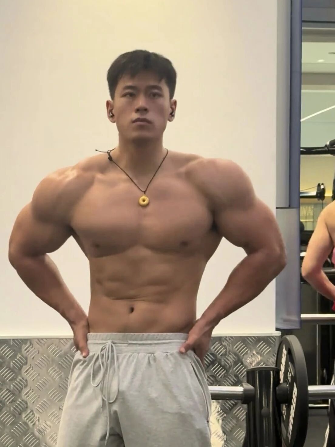 东北 182cm 直男列车员，私下肌肉竟然这么大！