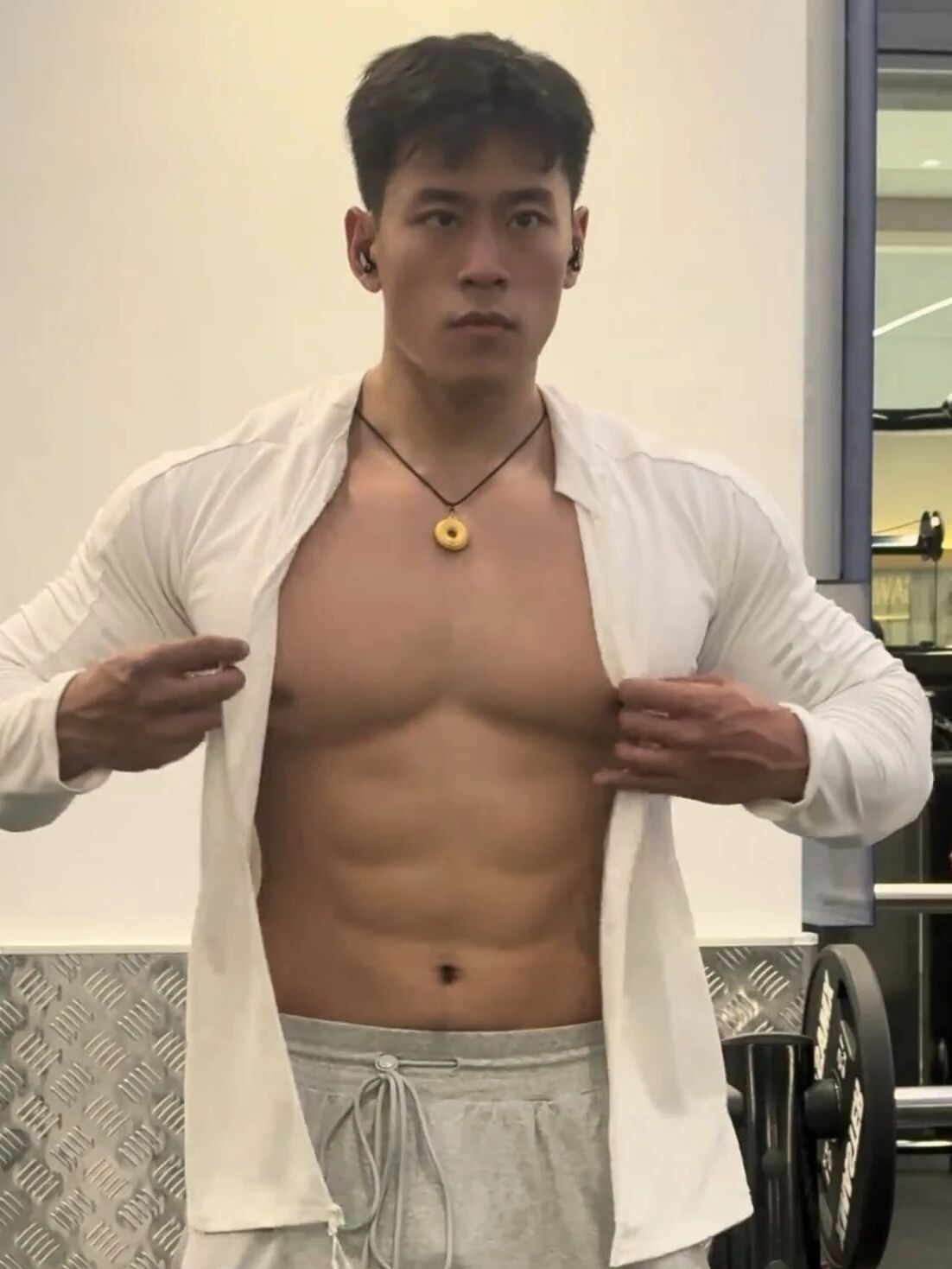 东北 182cm 直男列车员，私下肌肉竟然这么大！