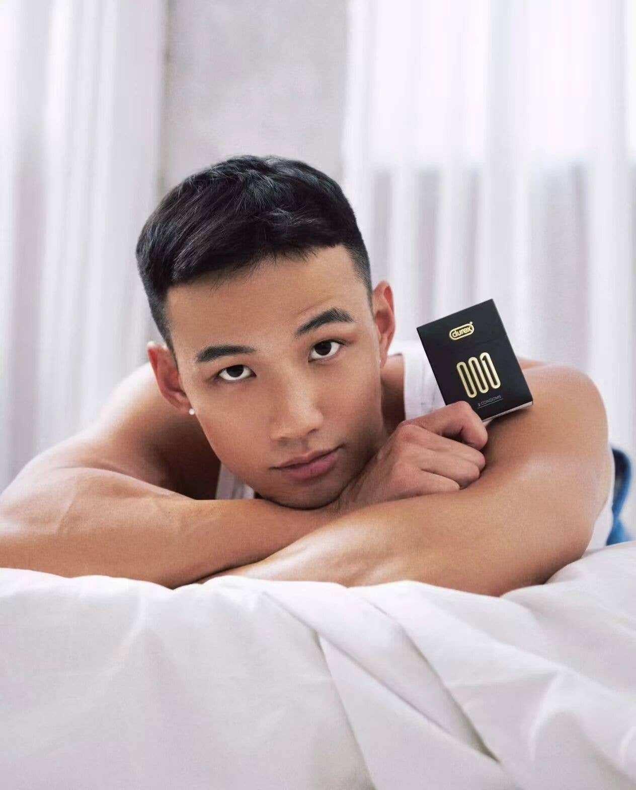 杜蕾斯的新男模黄欣元火啦？视频一览无余网友们都尖叫了！-潮男潮北