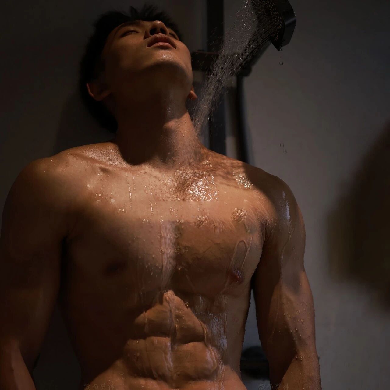 体育生小狗!半身图腾男菩萨!阳光体育生!黑皮帅哥洗澡竟然…… | 鉴定网络热门帅哥 体育生小狗!半身图腾男菩萨!阳光体育生!黑皮帅哥洗澡竟然…… | 鉴定网络热门帅哥