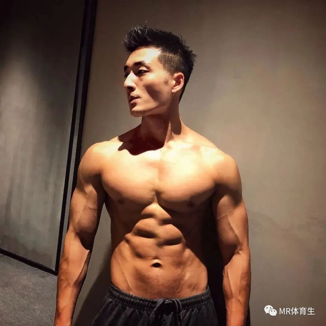 世界职业超模大赛最佳身型的男模是什么样? 世界职业超模大赛最佳身型的男模是什么样?