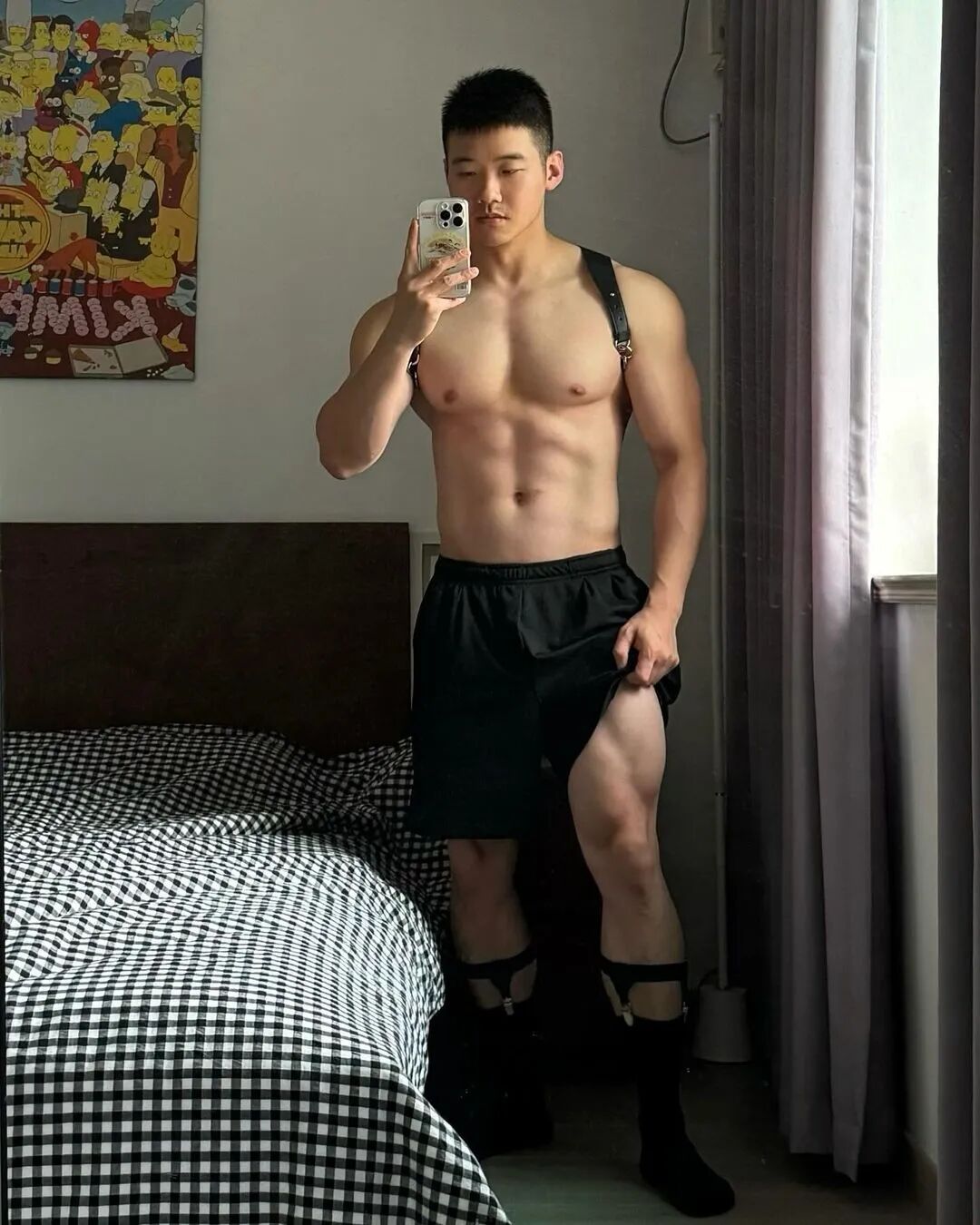 网红小哥直播间卖自己的倒模玩具，网友：没见过怎么知道是不是本人的？