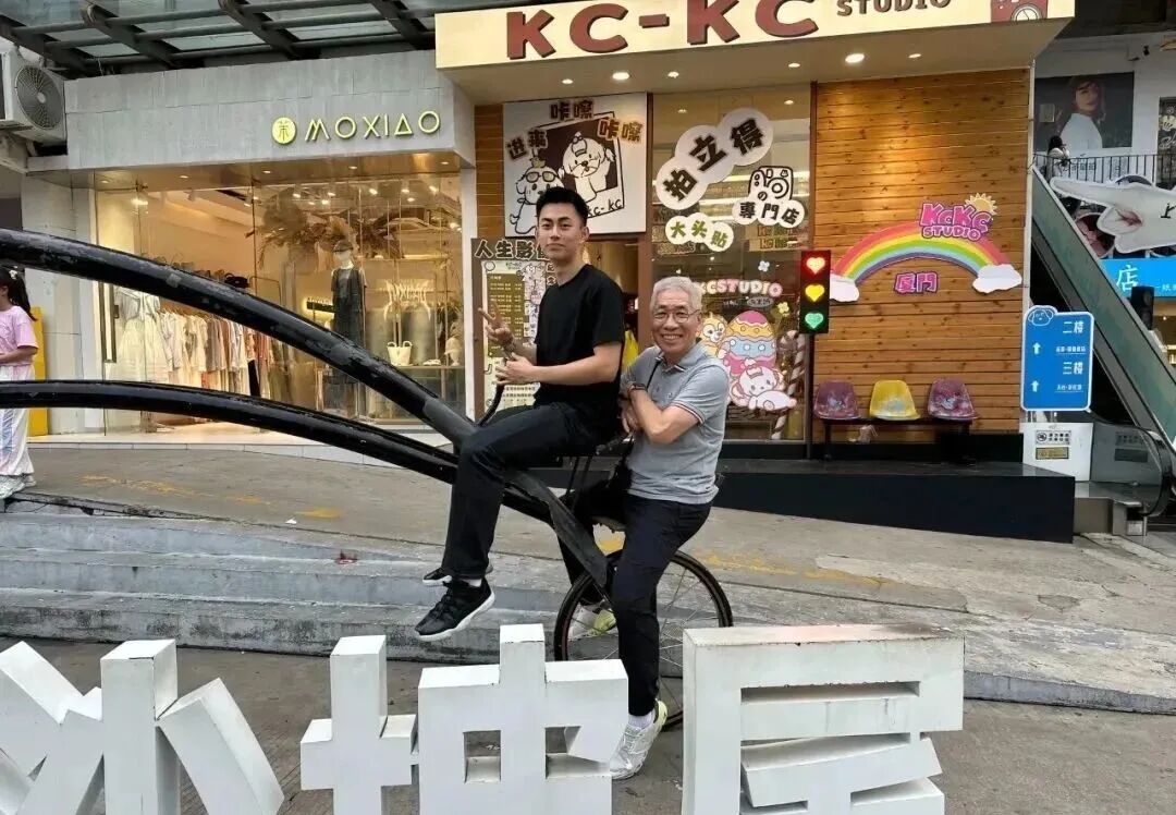 “刘姥姥”厦门又认识新的宝藏帅哥：185CM 大长腿，满脸单纯！