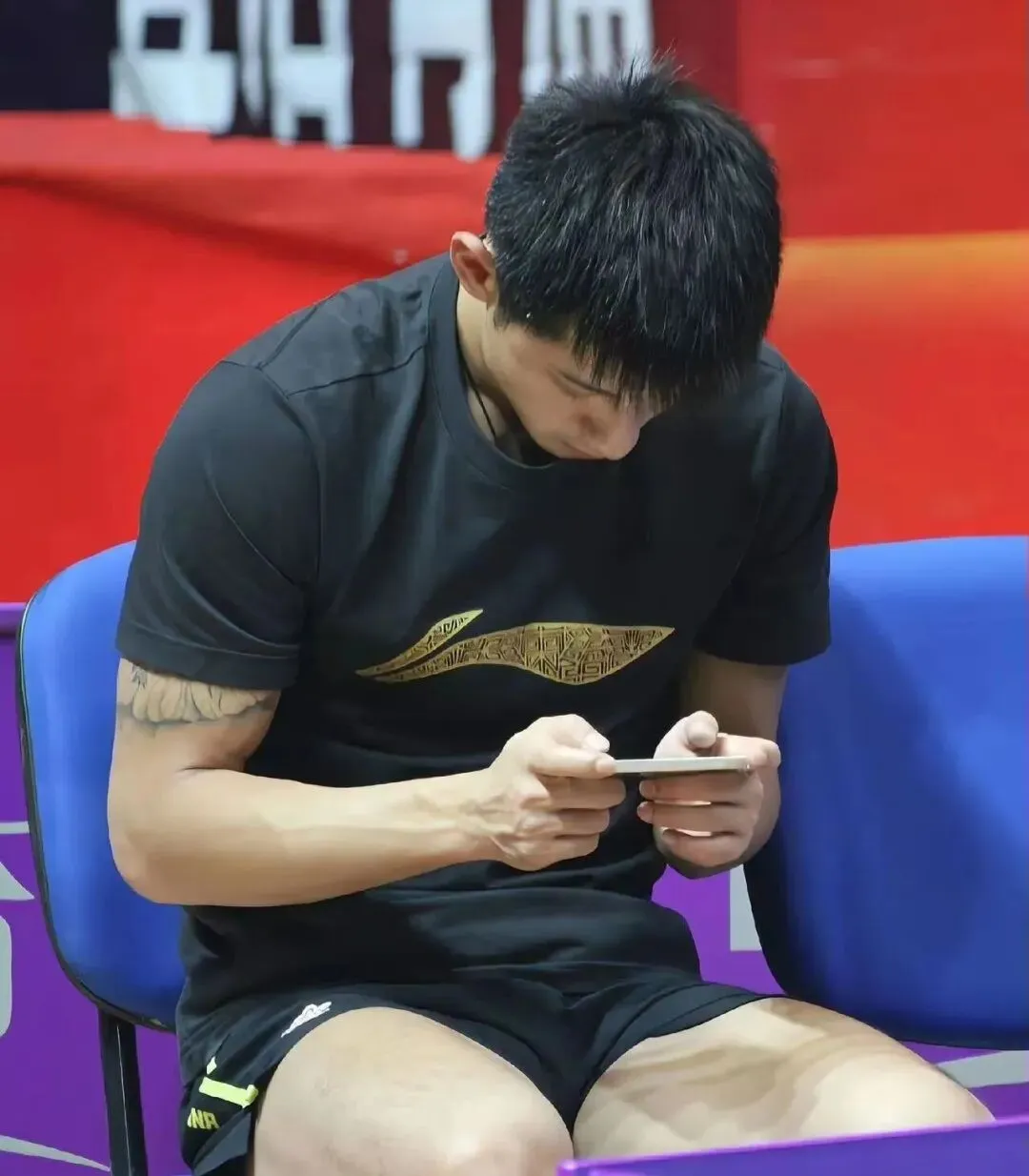 张继科拍写真视频被曝光，穿运动短裤实力依然强大！