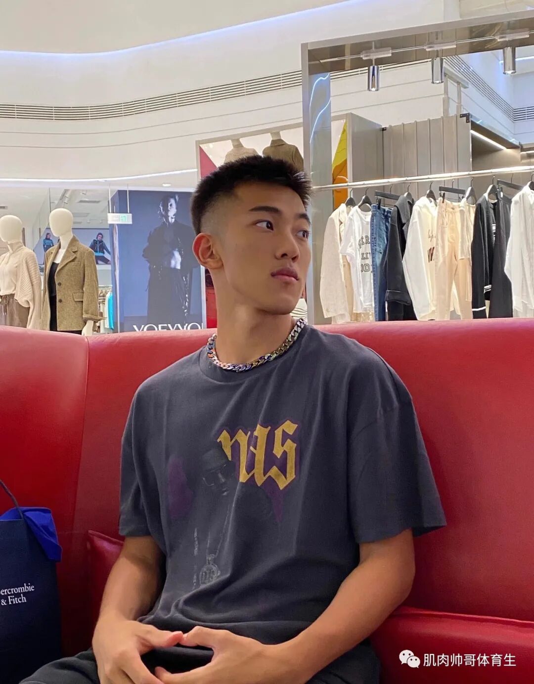 身高一米八八的山东小爷们，够爽朗够帅