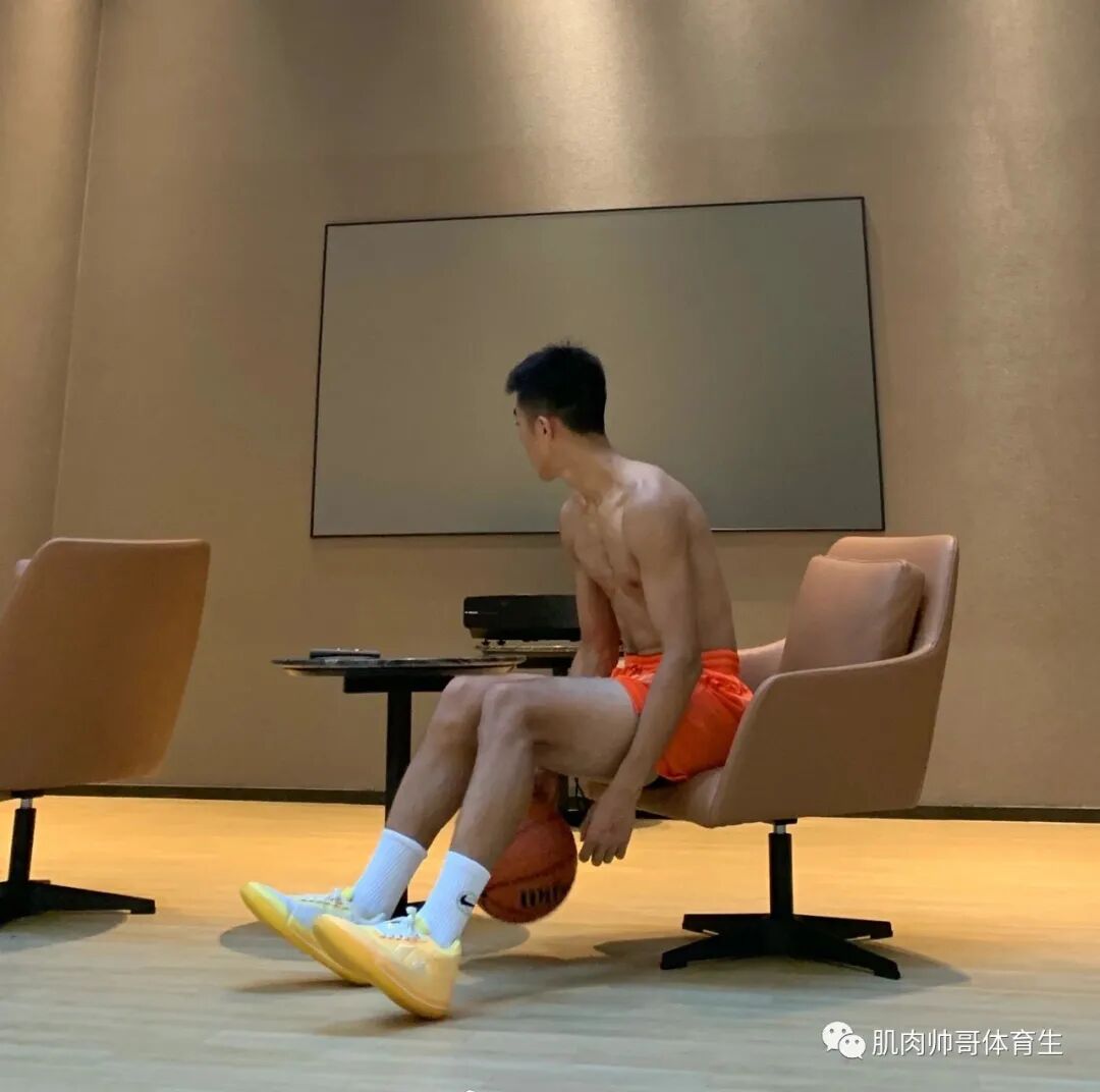 身高一米八八的山东小爷们，够爽朗够帅