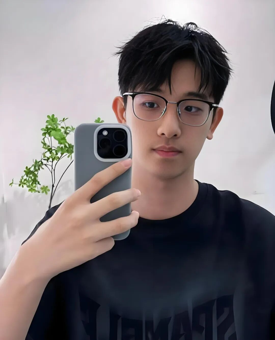 男生冬天别乱剪发型,理发师建议留这 3 款发型,潮流帅气提升颜值 男生冬天别乱剪发型,理发师建议留这 3 款发型,潮流帅气提升颜值