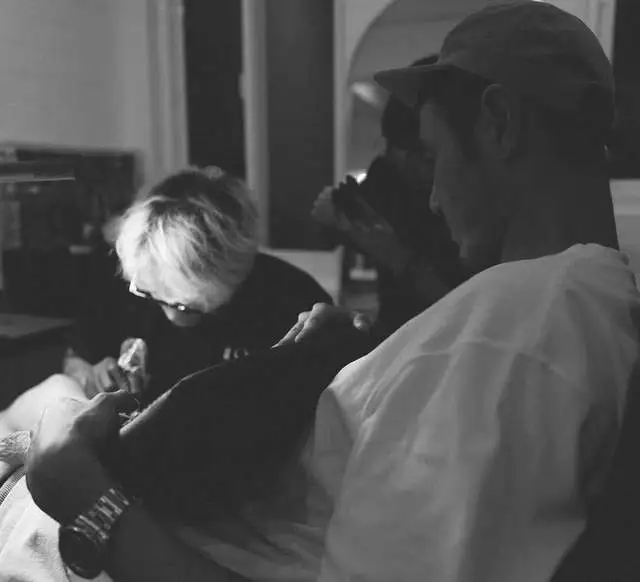 泡温泉偶遇阮经天，赤诚相见，被男网友问疯了！