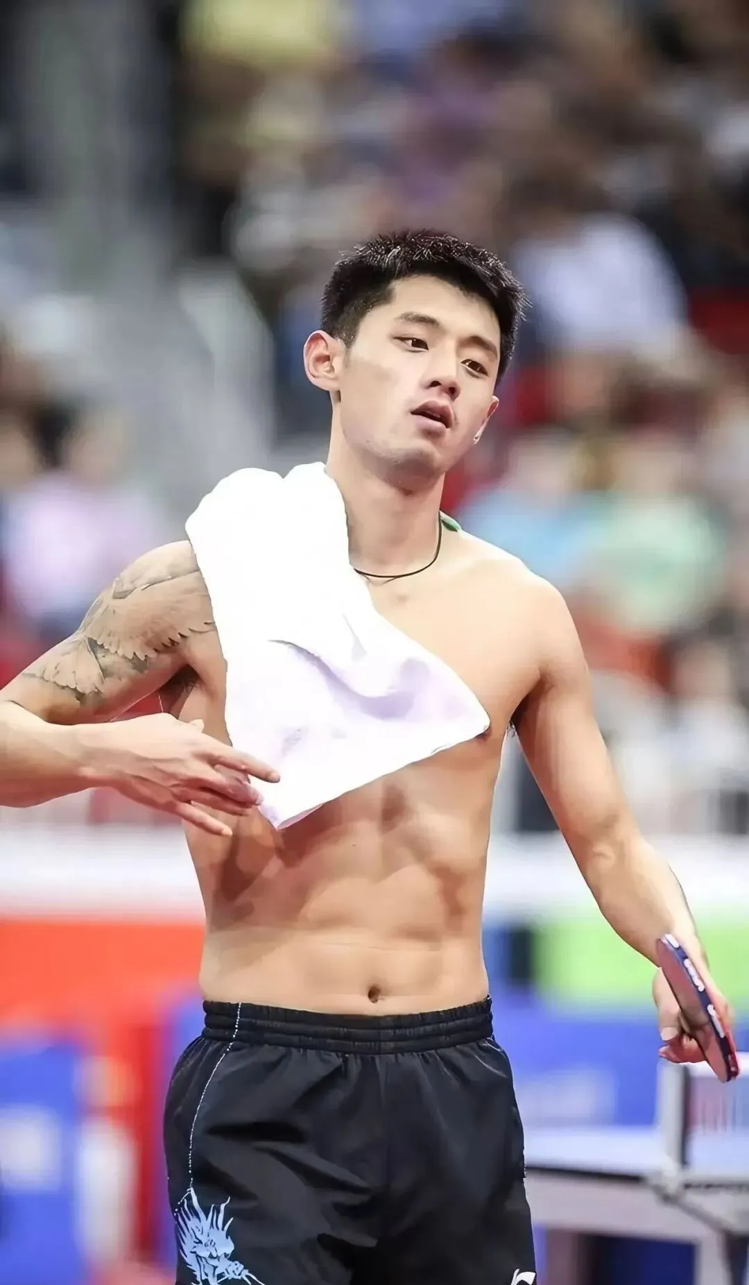 张继科拍写真视频被曝光，穿运动短裤实力依然强大！