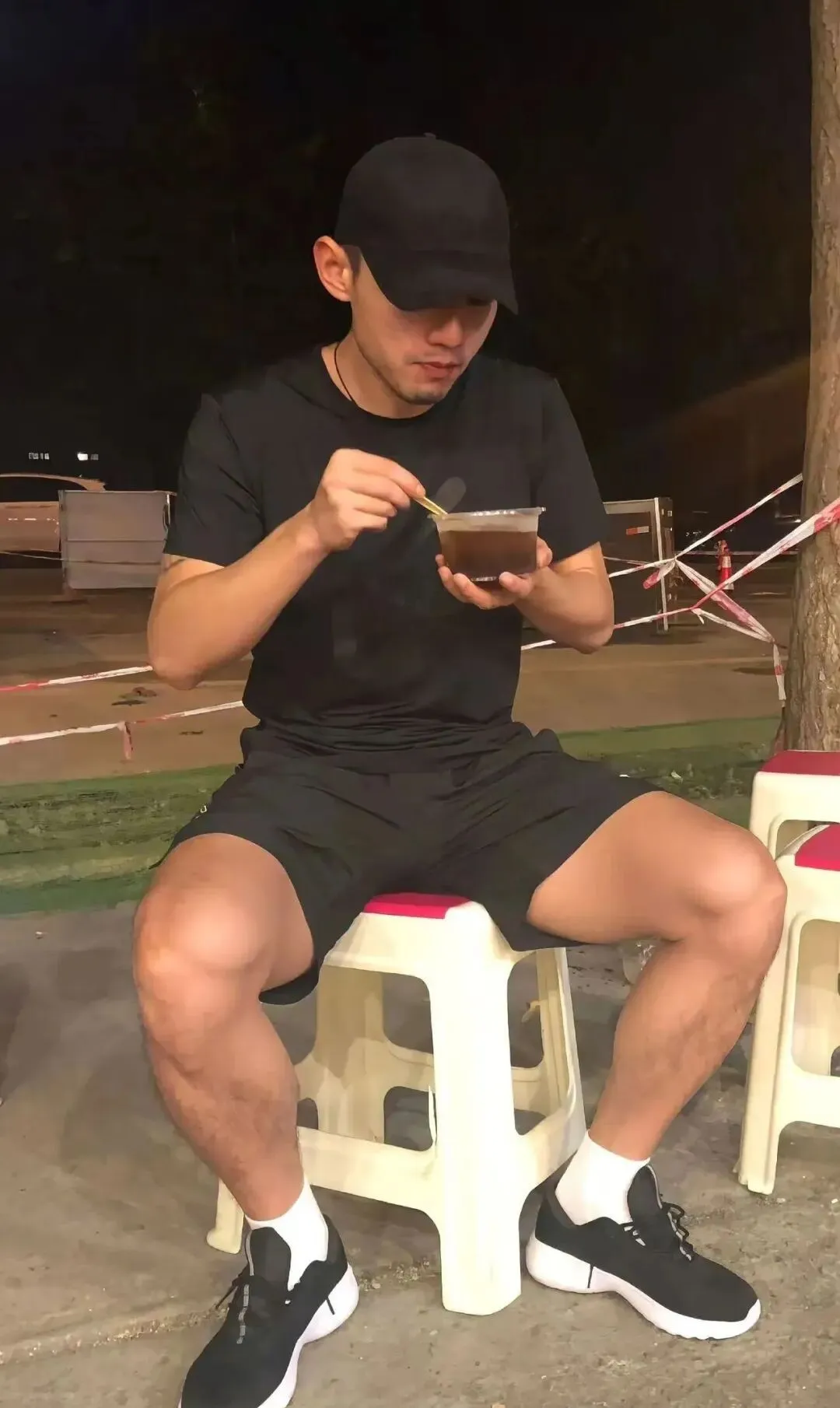 张继科拍写真视频被曝光，穿运动短裤实力依然强大！