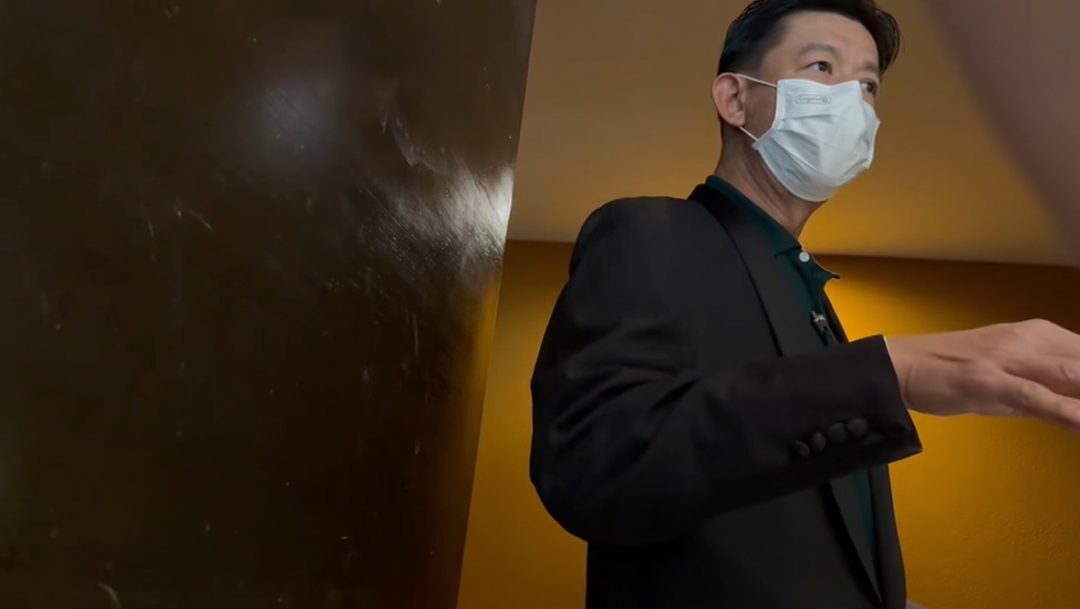 两三百个帅哥在曼谷酒店开派对,警察上门巡查后全部落荒而逃 两三百个帅哥在曼谷酒店开派对,警察上门巡查后全部落荒而逃