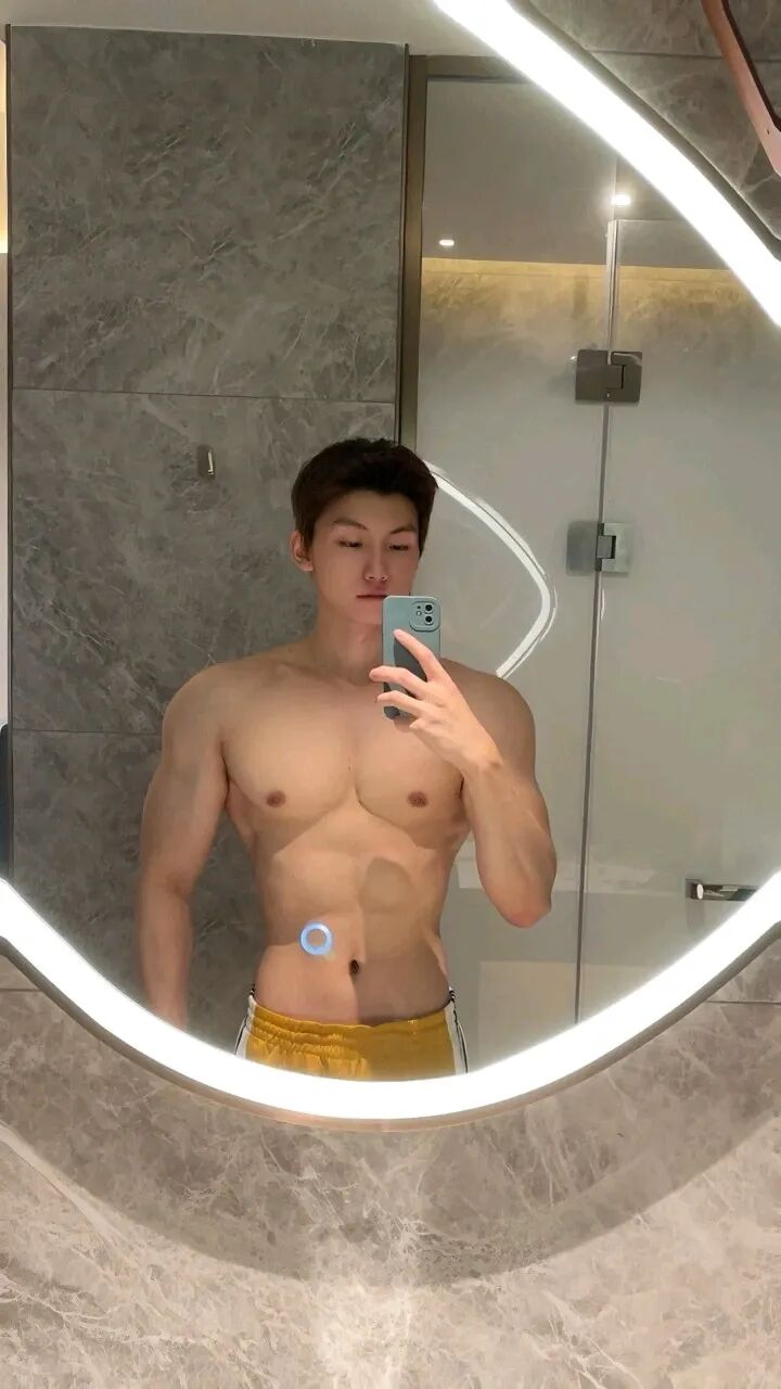 能连续完成 100 天训练计划，才是现实世界的 SSS 级成就者